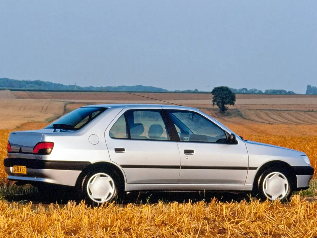 Peugeot 306 1993 – 2002 Седан — photo 2