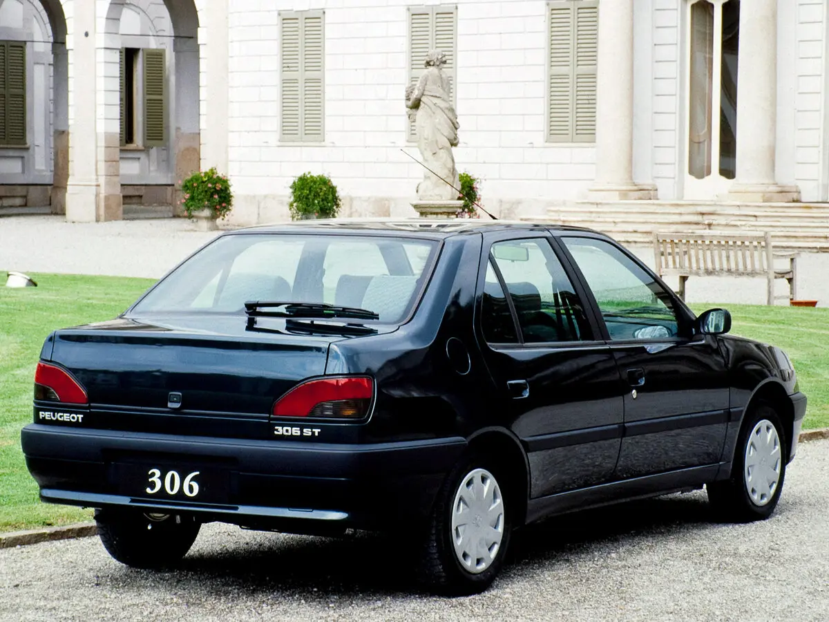 Peugeot 306 1993 – 2002 Седан — photo 3