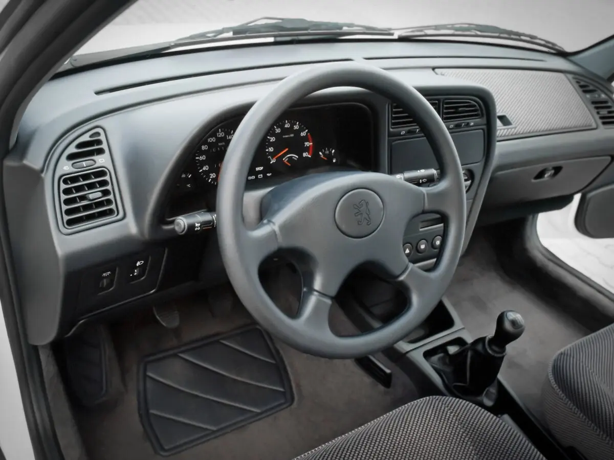 Peugeot 306 1993 – 2002 Седан — photo 5