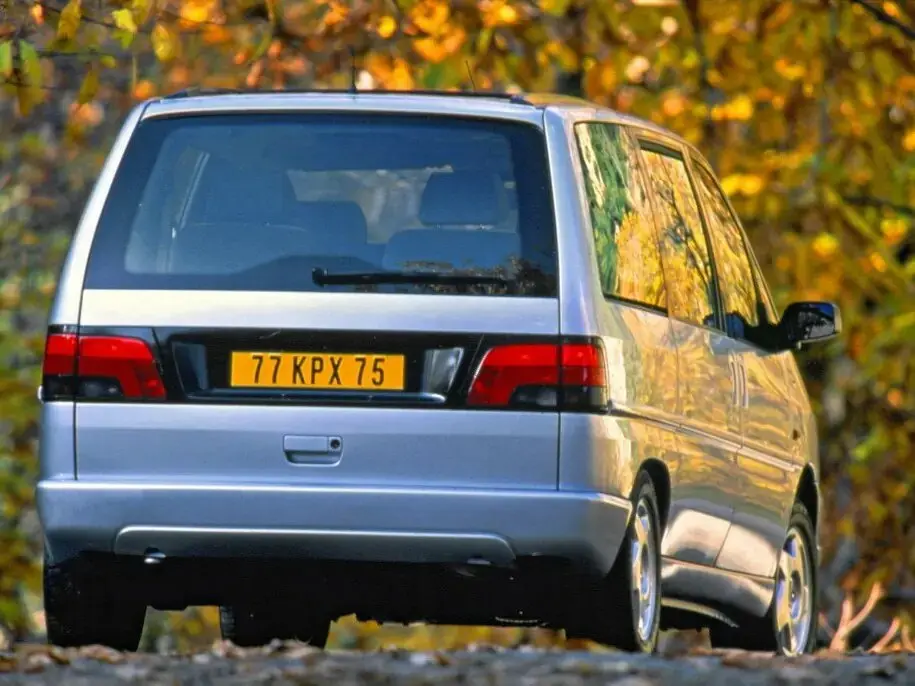 Peugeot 806 I Компактвэн — photo 5