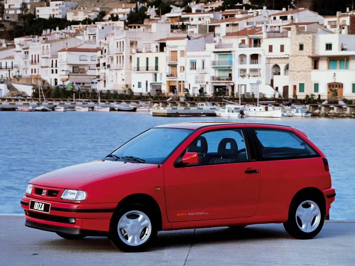 SEAT Ibiza II Хэтчбек 3 дв. — 照片 2