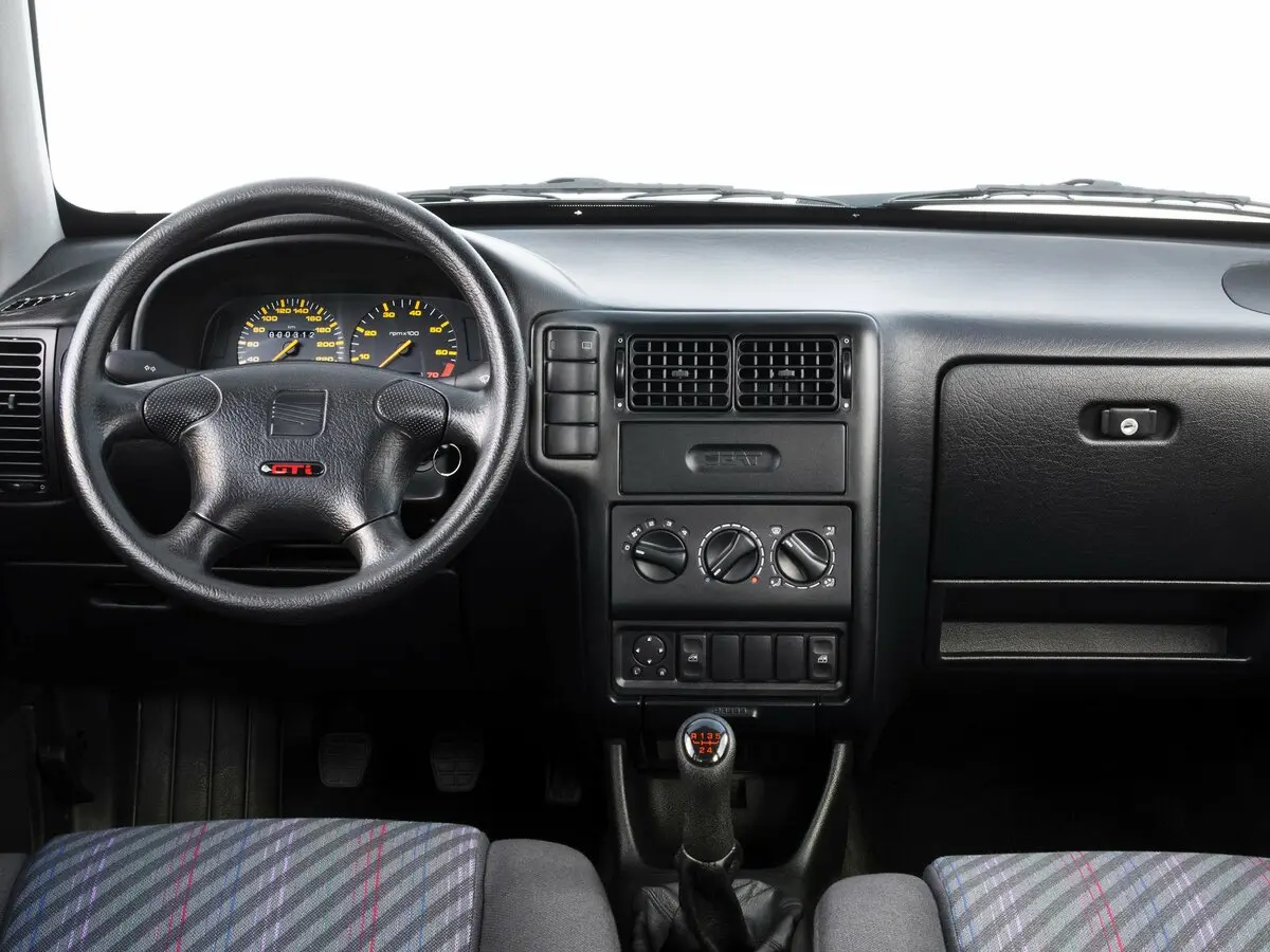 SEAT Ibiza II Хэтчбек 3 дв. — 照片 5
