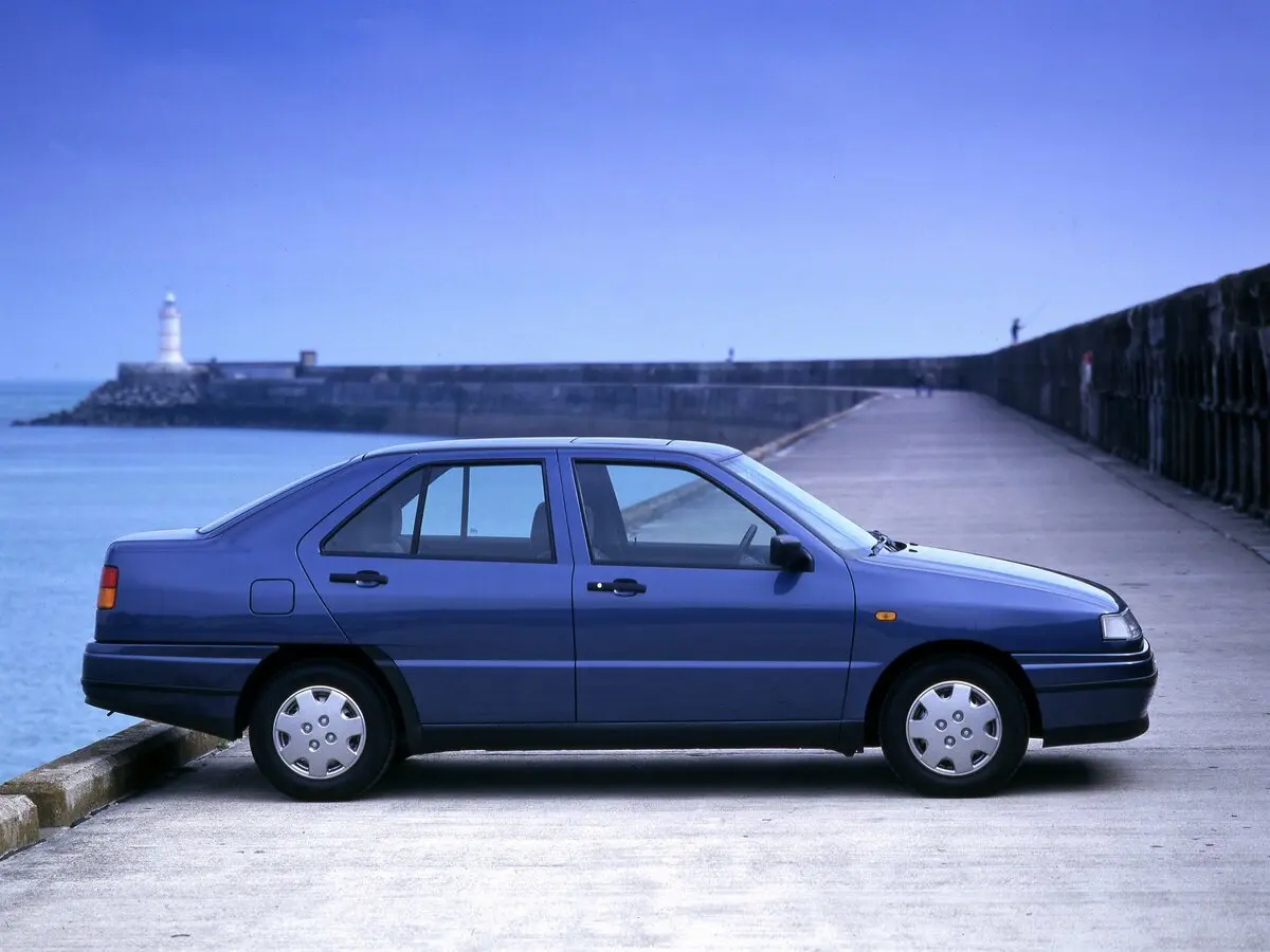 SEAT Toledo I Лифтбек — сүрөт 2