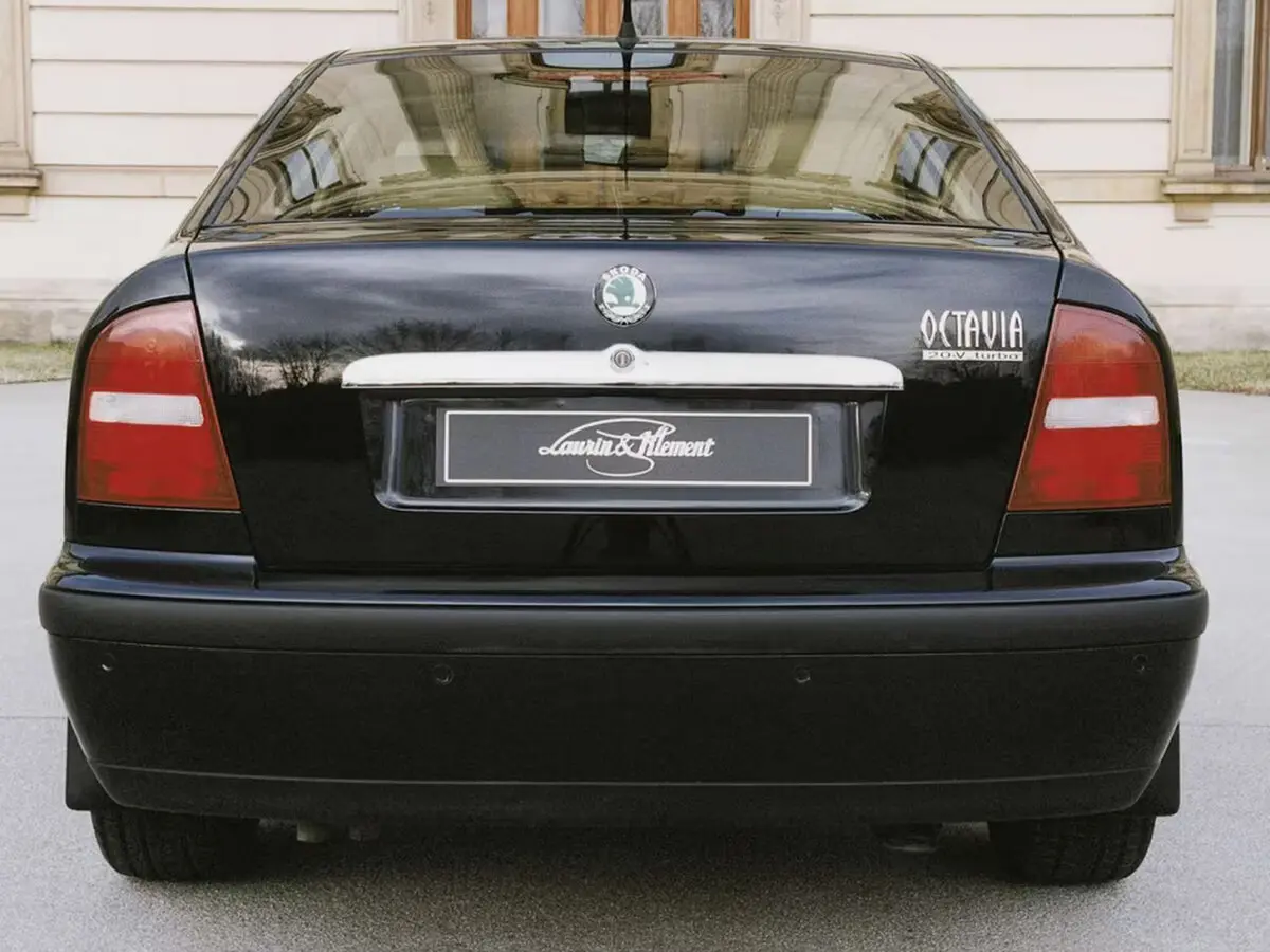 Skoda Octavia I (A4) Лифтбек — 照片 3