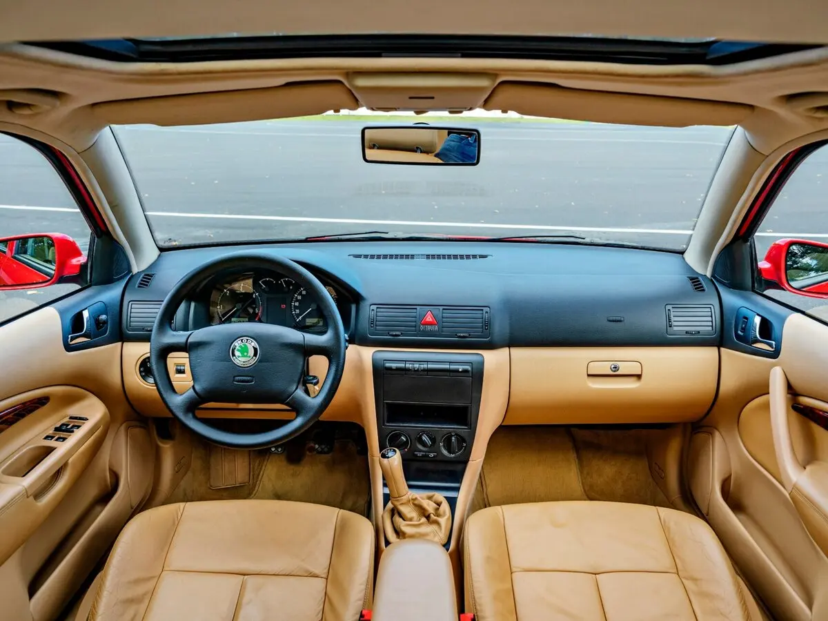 Skoda Octavia I (A4) Лифтбек — 照片 5