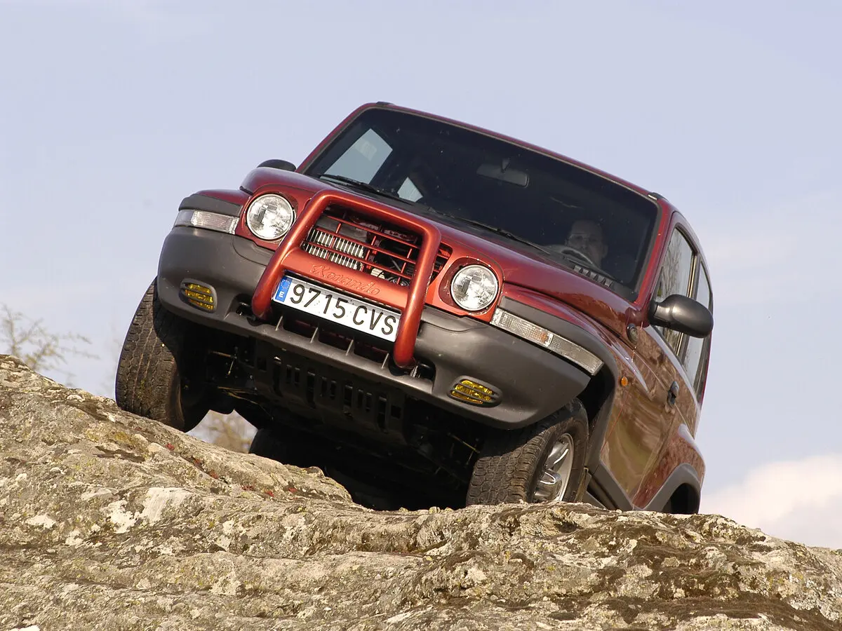 SsangYong Korando II Внедорожник 3 дв. — фото 4