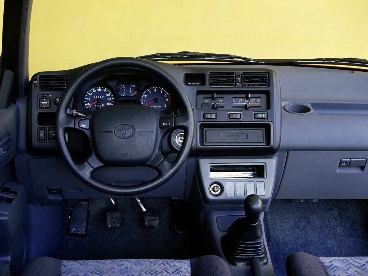 Toyota RAV4 I (XA10) Внедорожник 3 дв. — фото 5