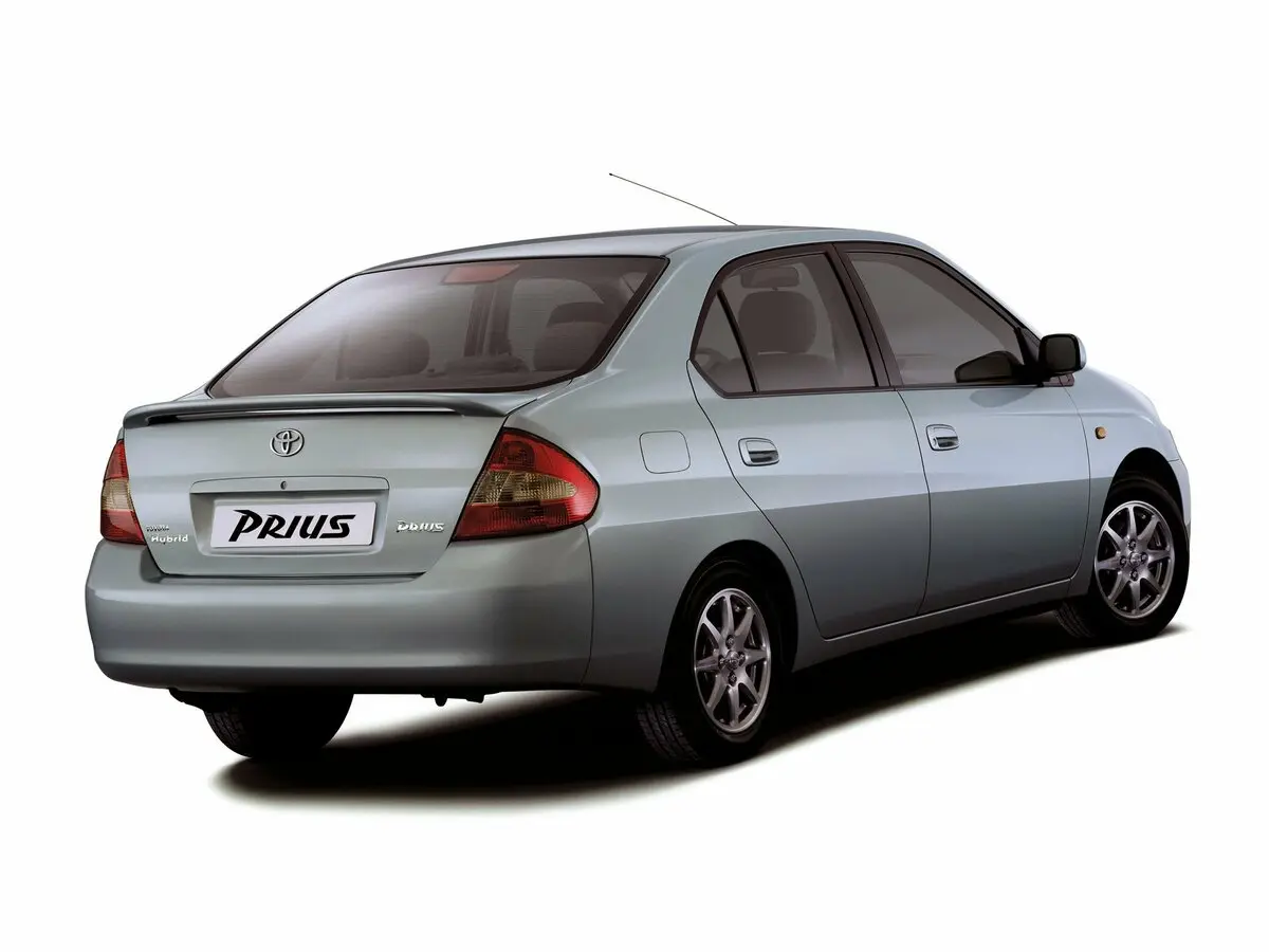 Toyota Prius I (XW10) Седан — фото 4