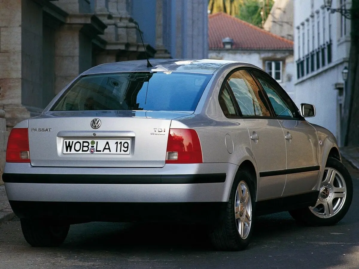 Volkswagen Passat B5 Седан — фото 4