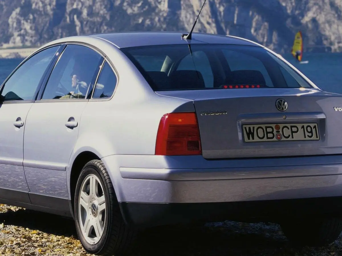 Volkswagen Passat B5 Седан — фото 11
