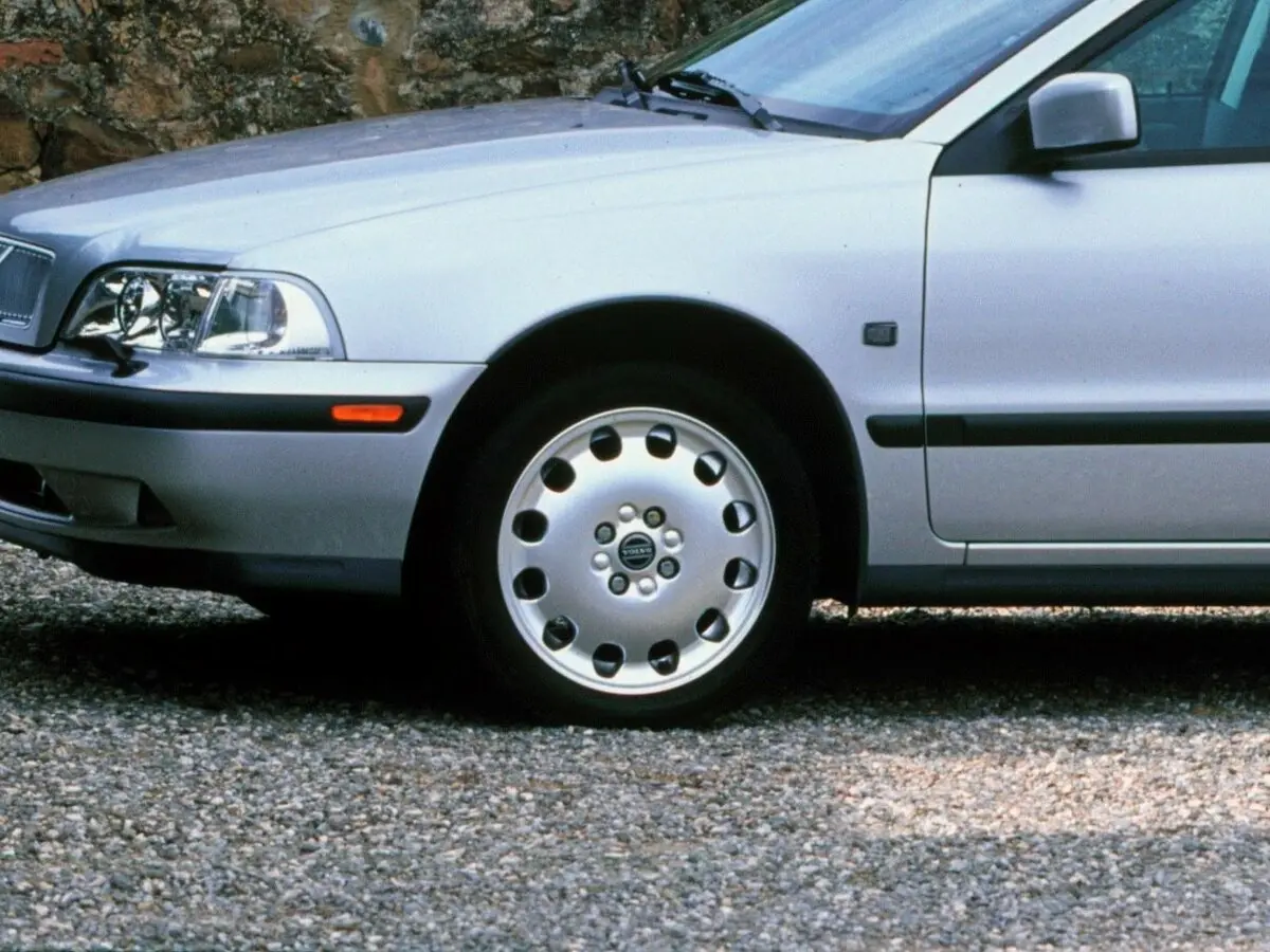 Volvo S40 I Седан — сүрөт 10