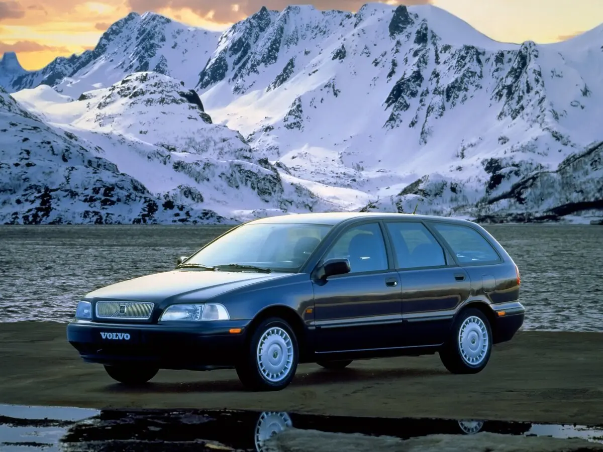 Volvo V40 I