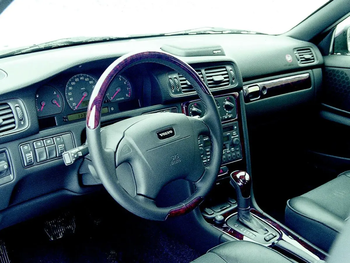 Volvo V70 I Универсал 5 дв. — 照片 7