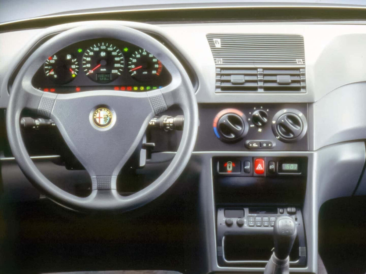 Alfa Romeo 145 I Хэтчбек 3 дв. — фото 8