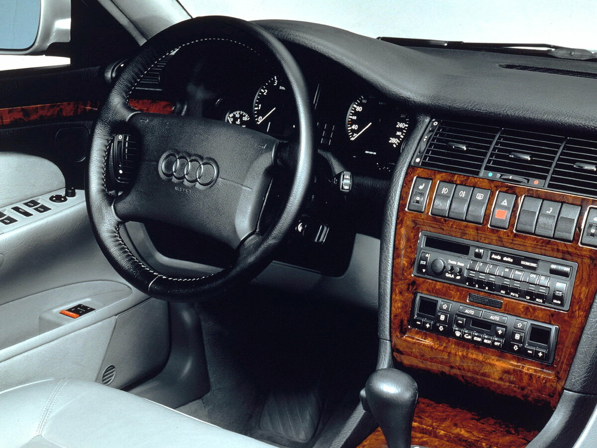 Audi A8 I (D2) Седан
