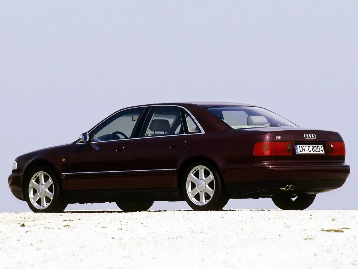 Audi S8 I (D2) Седан — photo 5