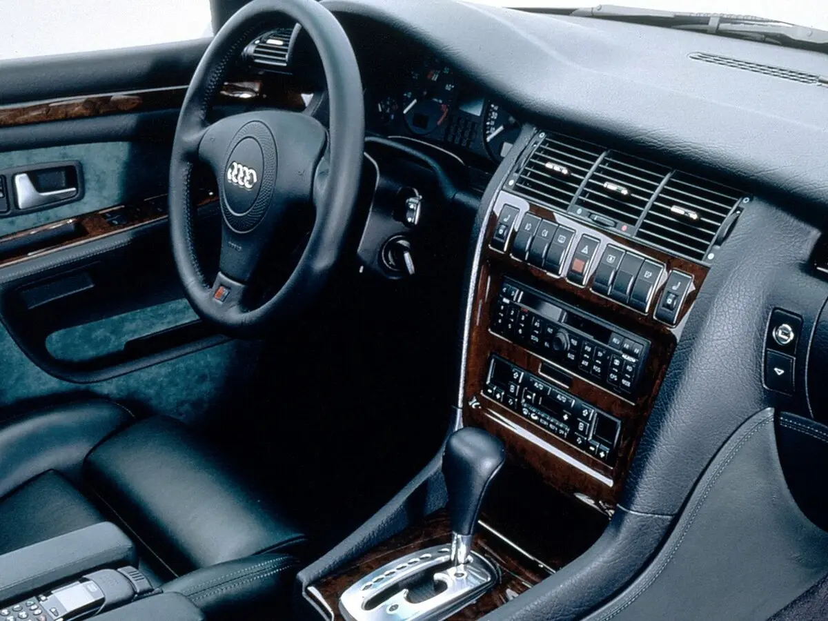 Audi S8 I (D2) Седан — photo 6
