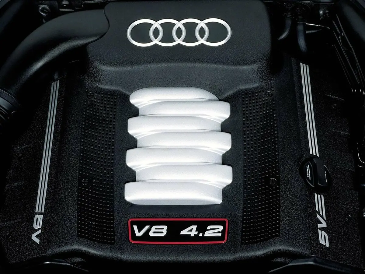 Audi S8 I (D2) Седан — photo 7