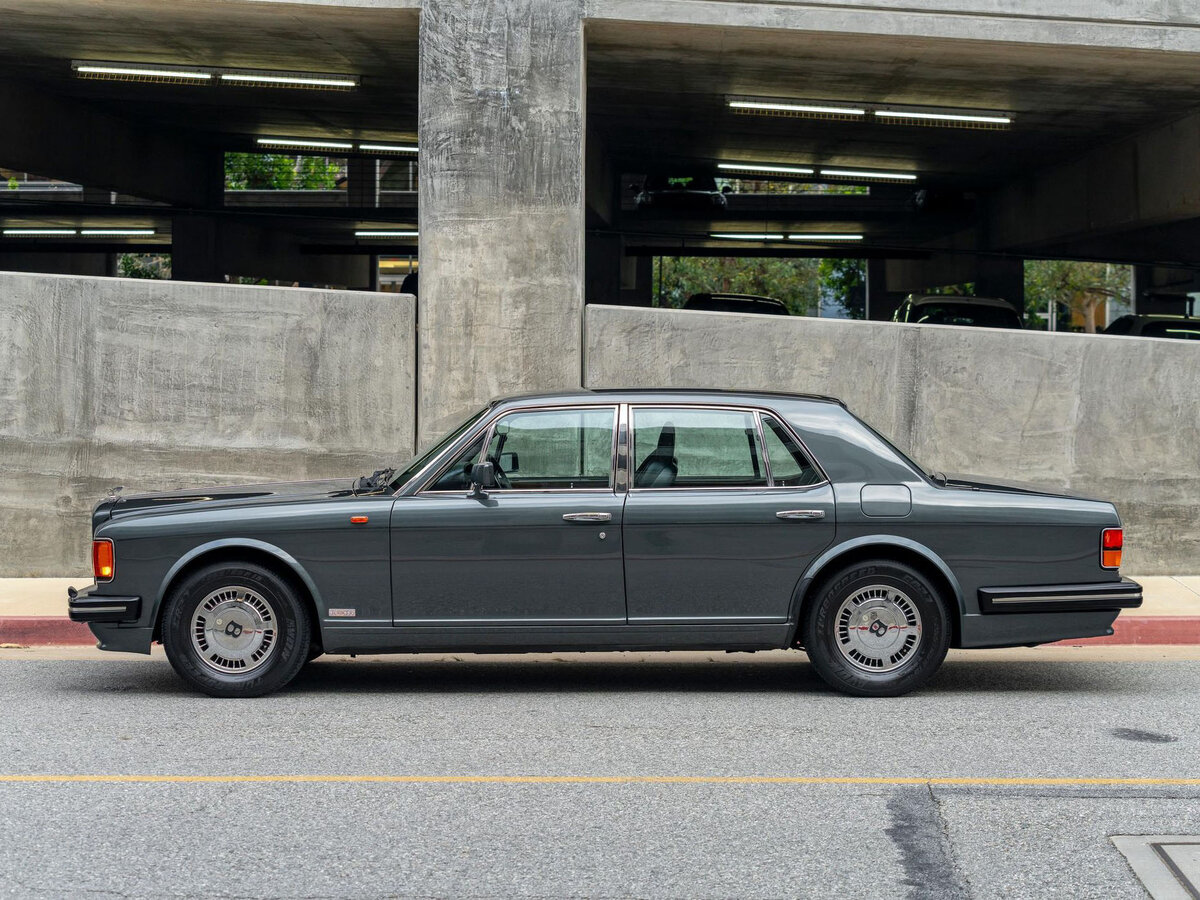 Bentley Turbo R 1985 – 1999 Седан — фото 3