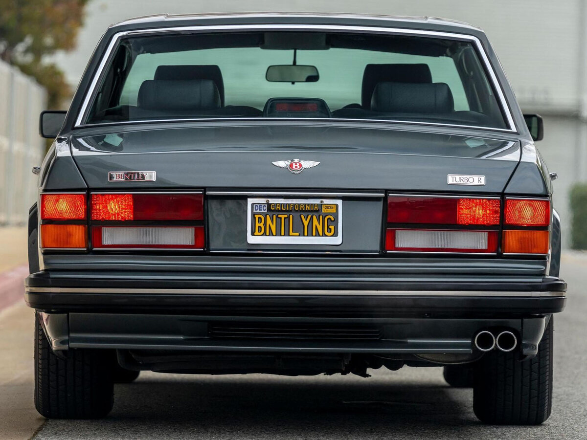 Bentley Turbo R 1985 – 1999 Седан — фото 5