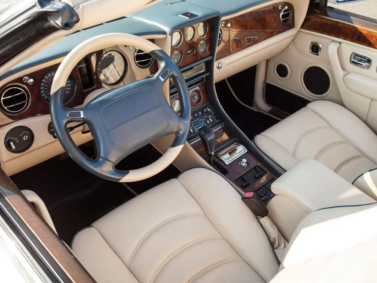 Bentley Azure I Кабриолет — photo 6