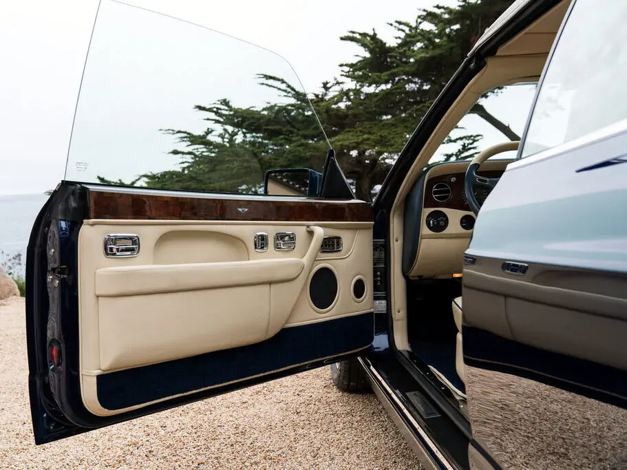 Bentley Azure I Кабриолет — photo 13
