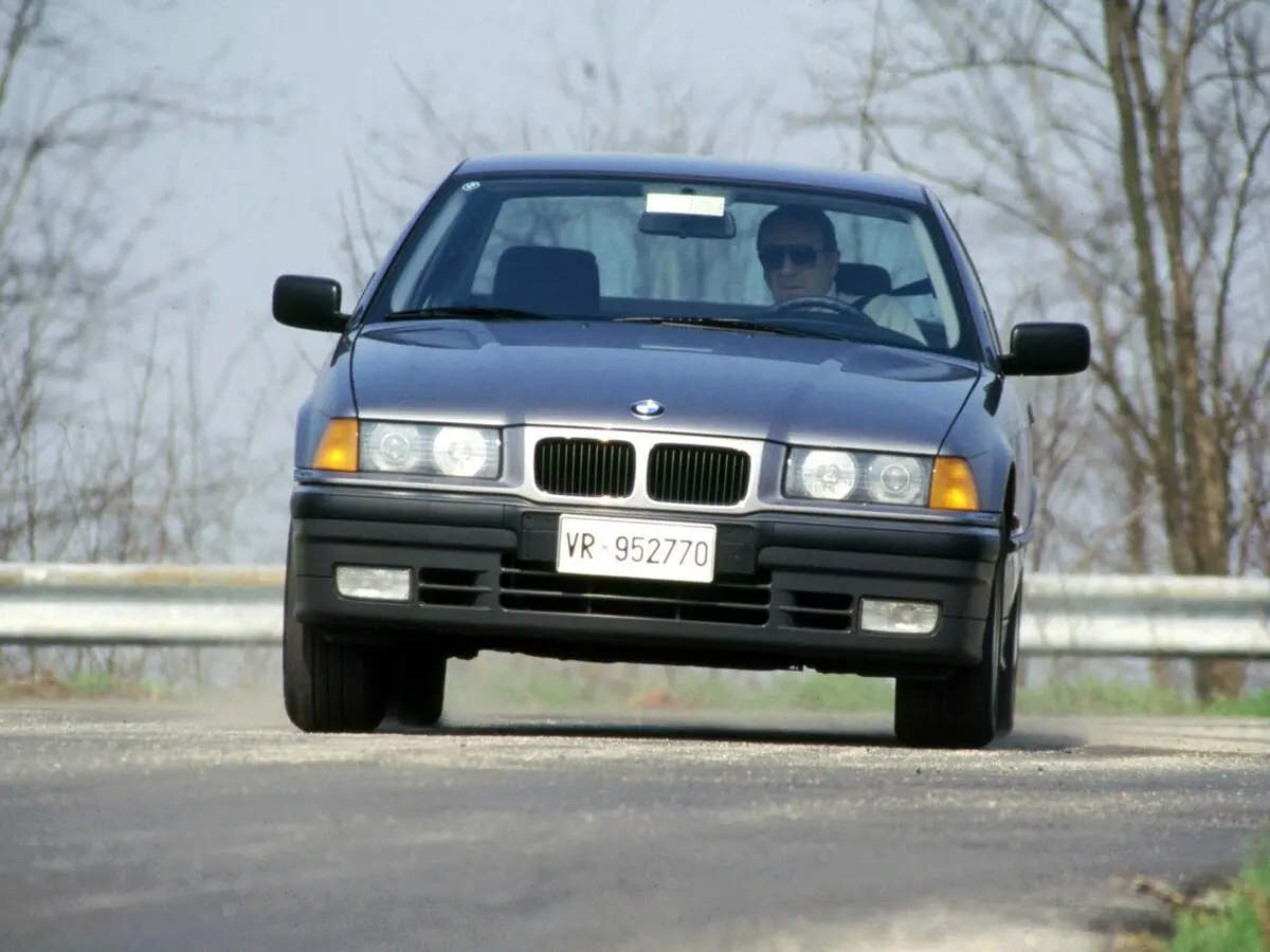 BMW 3 серии III (E36) Седан — сүрөт 3
