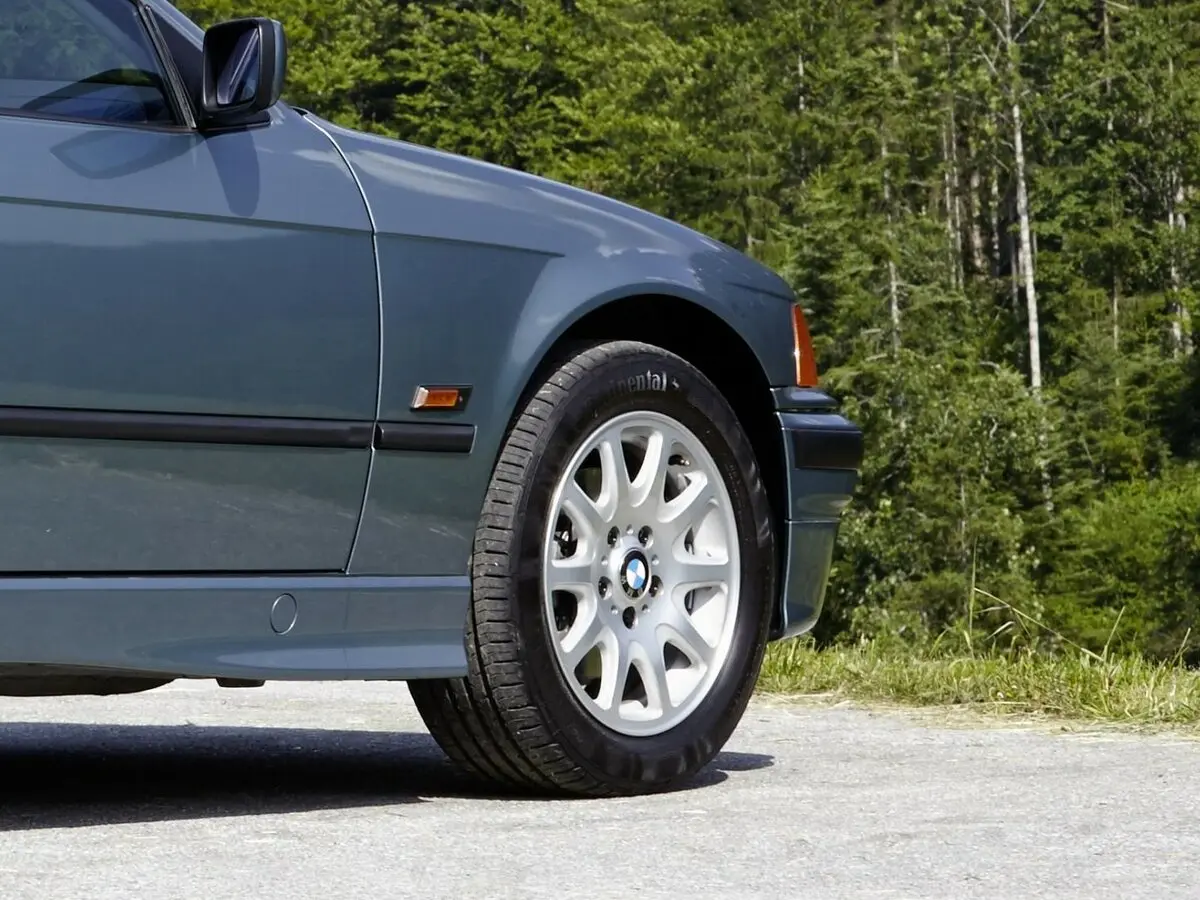 BMW 3 серии III (E36) Седан — сүрөт 14