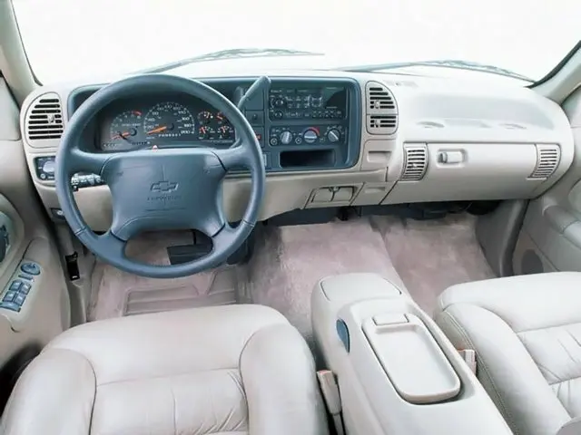 Chevrolet Tahoe I Внедорожник 5 дв. — сүрөт 4