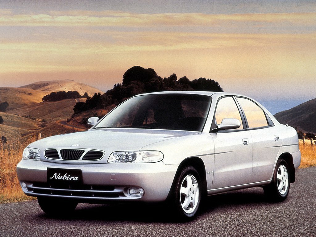 Daewoo Nubira I Седан