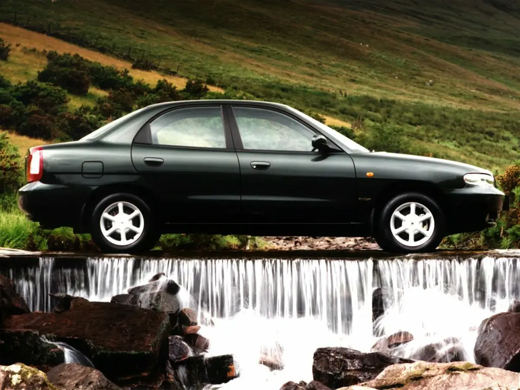 Daewoo Nubira I Седан — photo 2