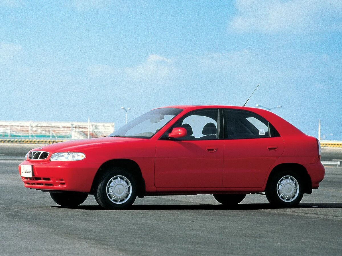 Daewoo Nubira I Хэтчбек 5 дв. — фото 2