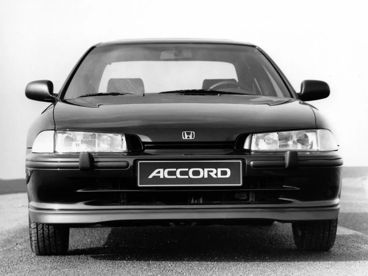 Honda Accord V Седан — фото 4