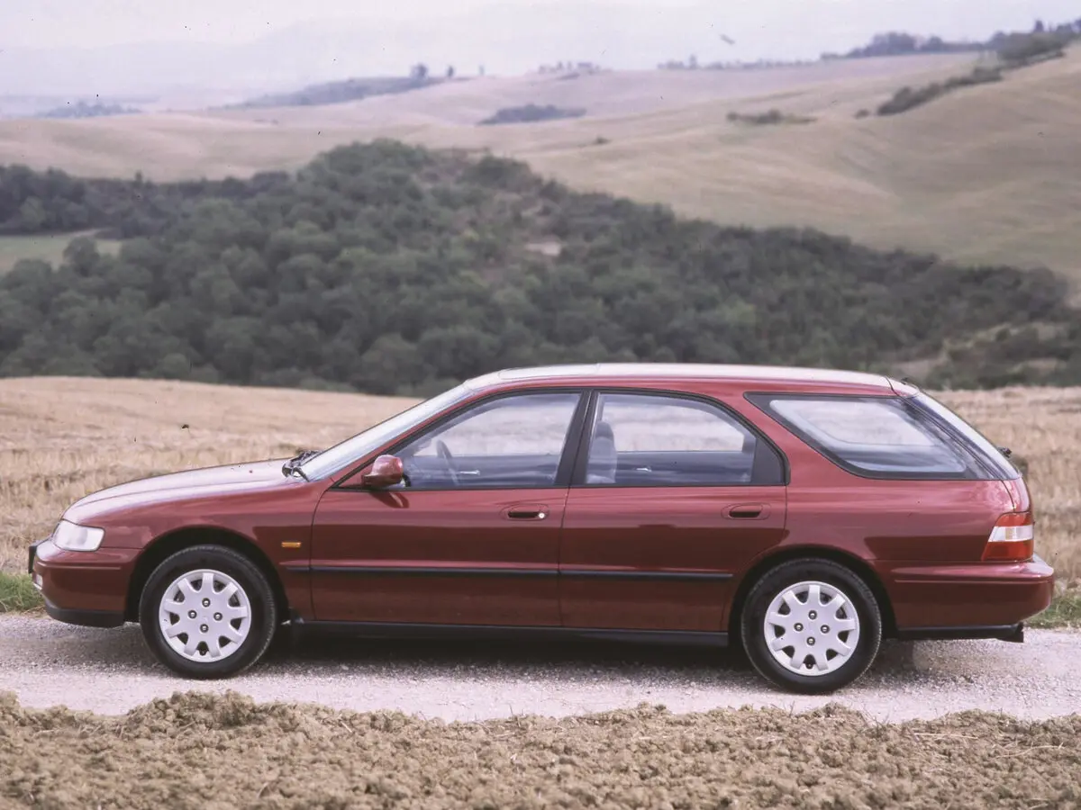 Honda Accord V Универсал 5 дв. — фото 3