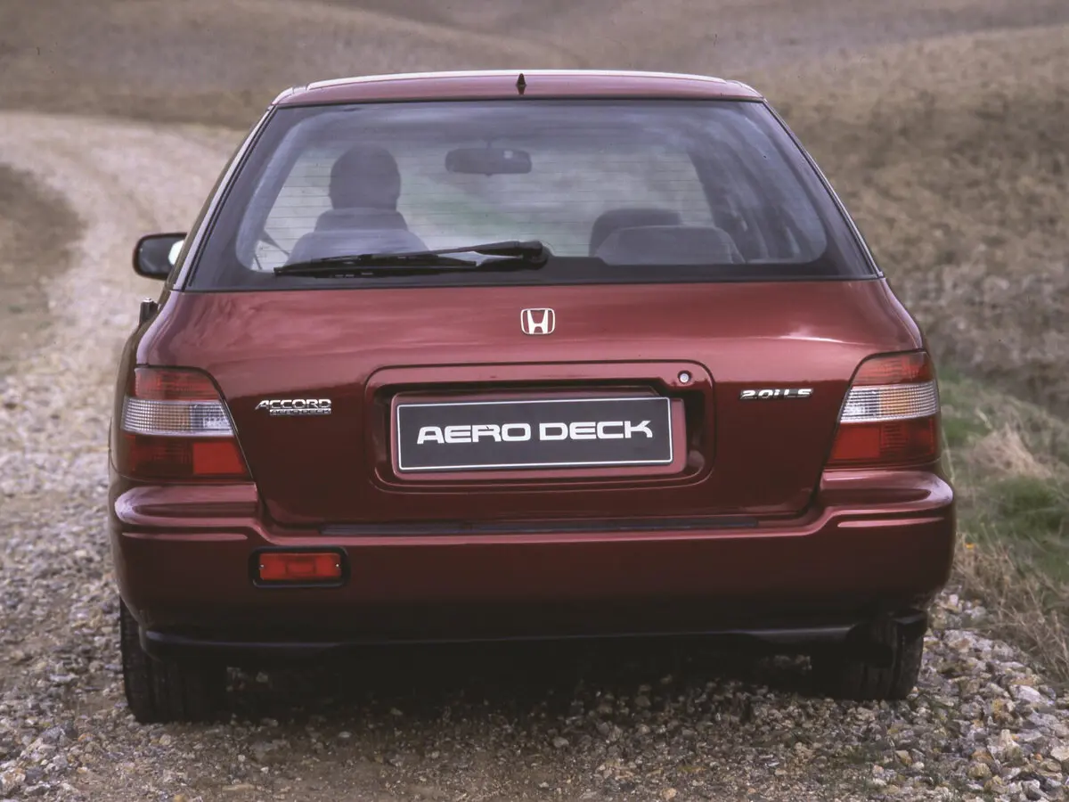 Honda Accord V Универсал 5 дв. — фото 5