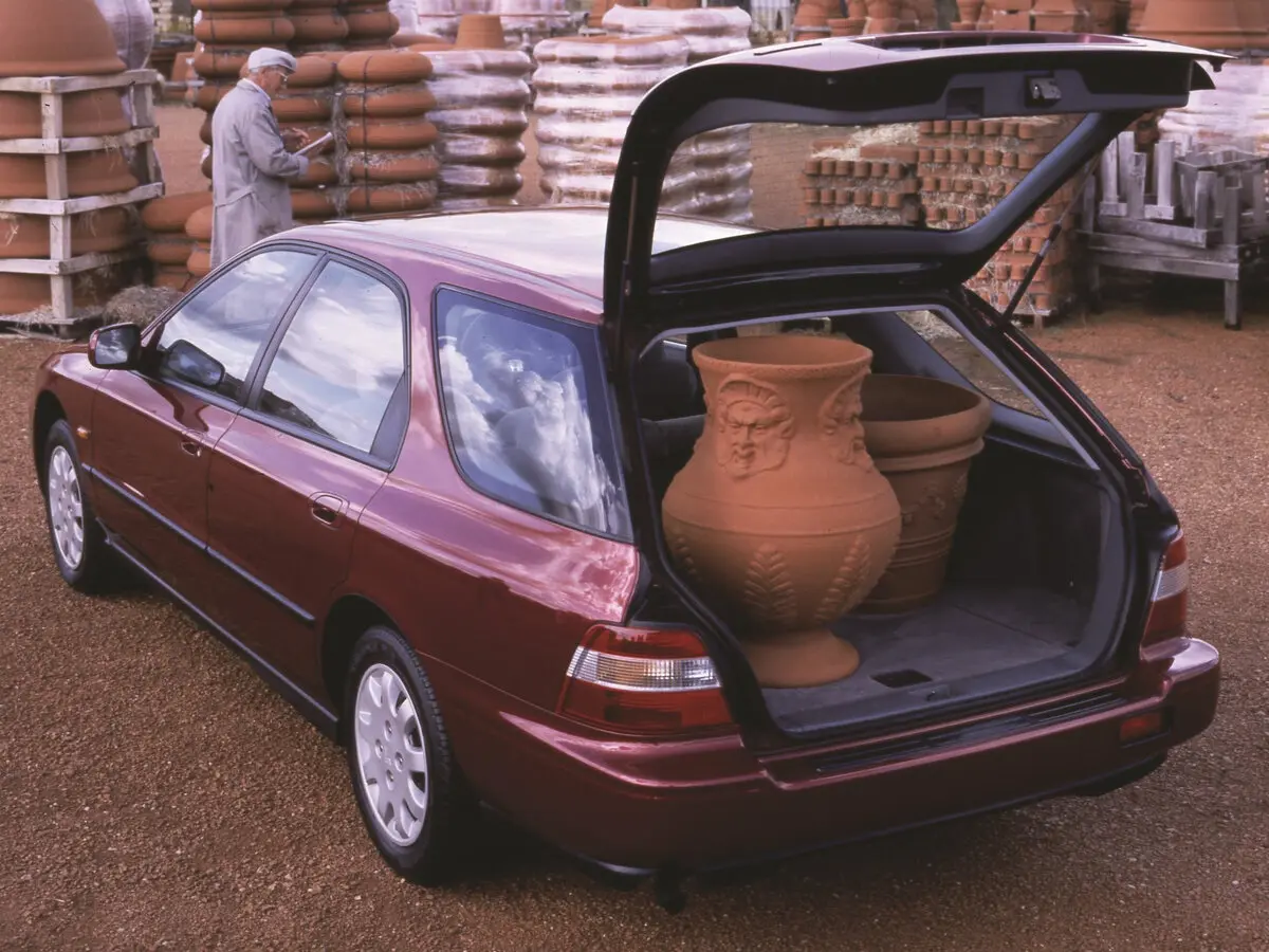 Honda Accord V Универсал 5 дв. — фото 9