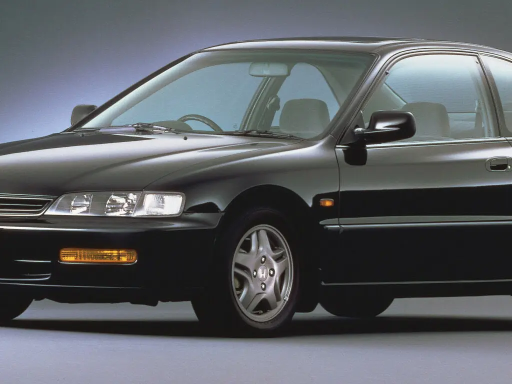 Honda Accord V Купе — фото 9