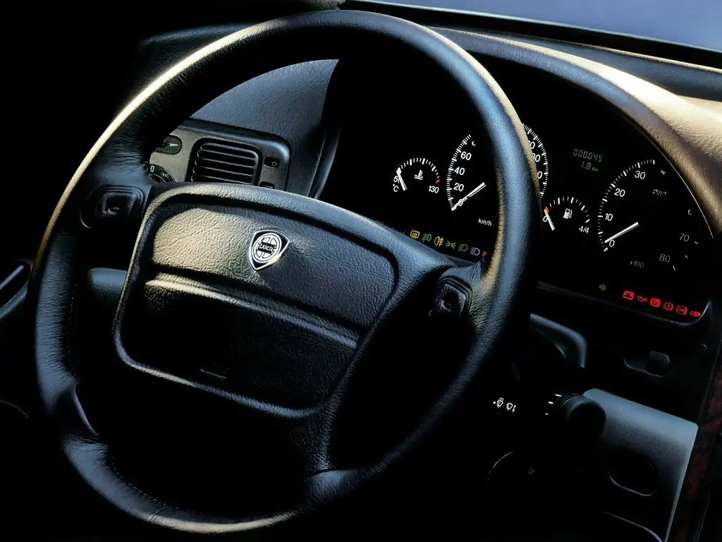 Lancia Kappa 1994 – 2000 Седан — 照片 7