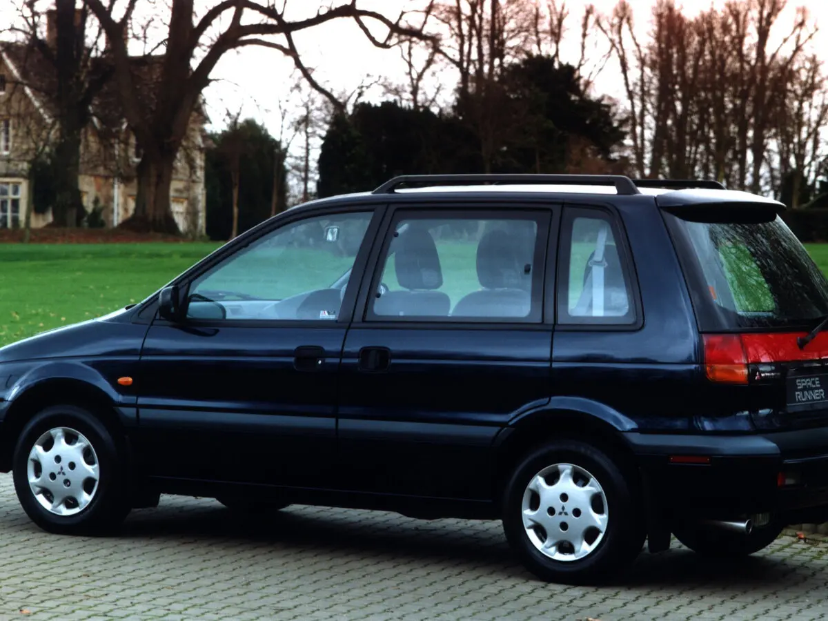 Mitsubishi Space Runner I Компактвэн — сүрөт 5