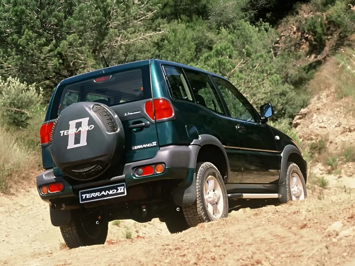Nissan Terrano II Рестайлинг Внедорожник 3 дв. — сүрөт 3