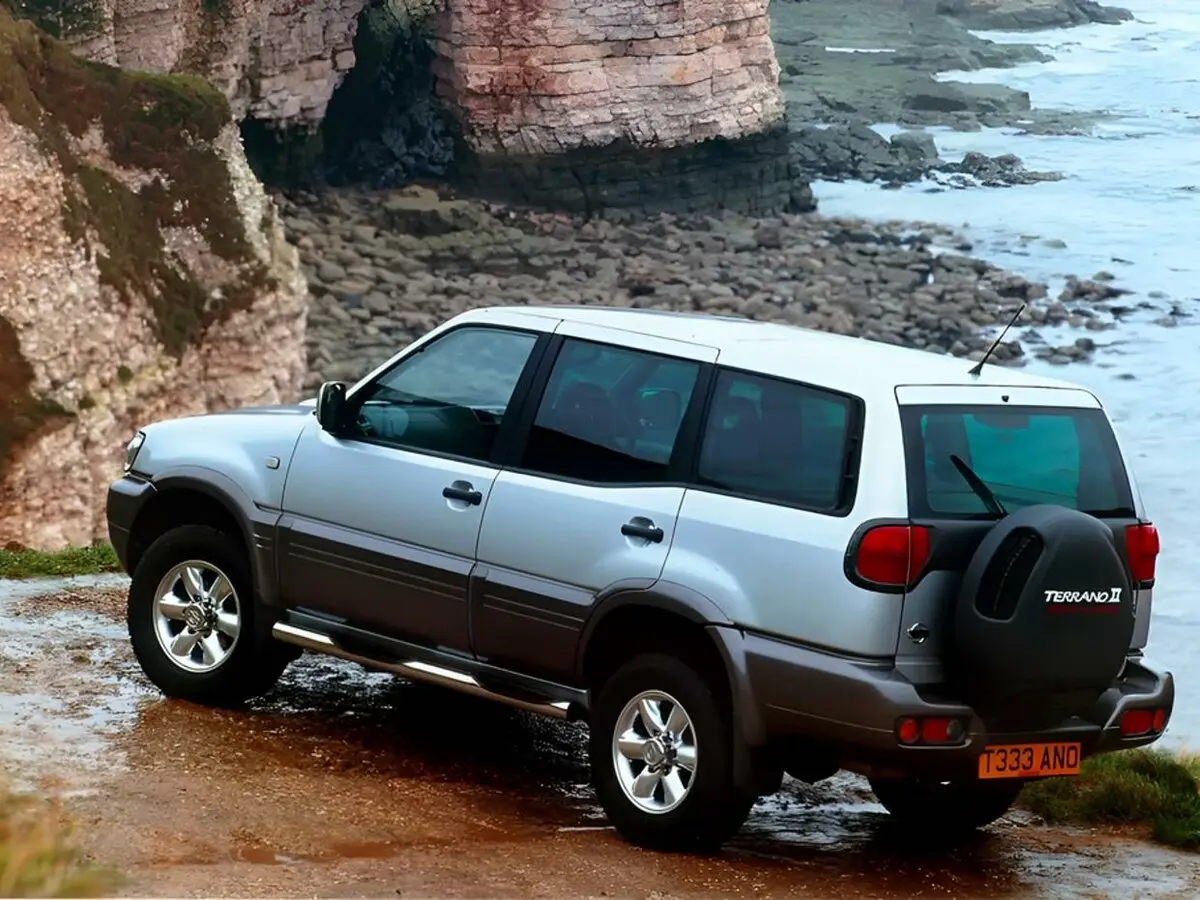 Nissan Terrano II Рестайлинг Внедорожник 5 дв. — сүрөт 2