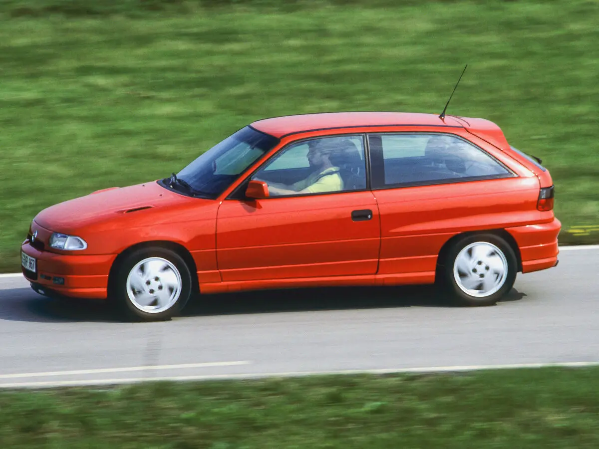 Opel Astra F Хэтчбек 3 дв. — фото 2