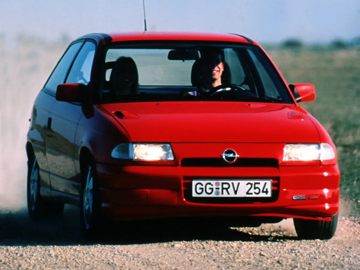 Opel Astra F Хэтчбек 3 дв. — фото 3