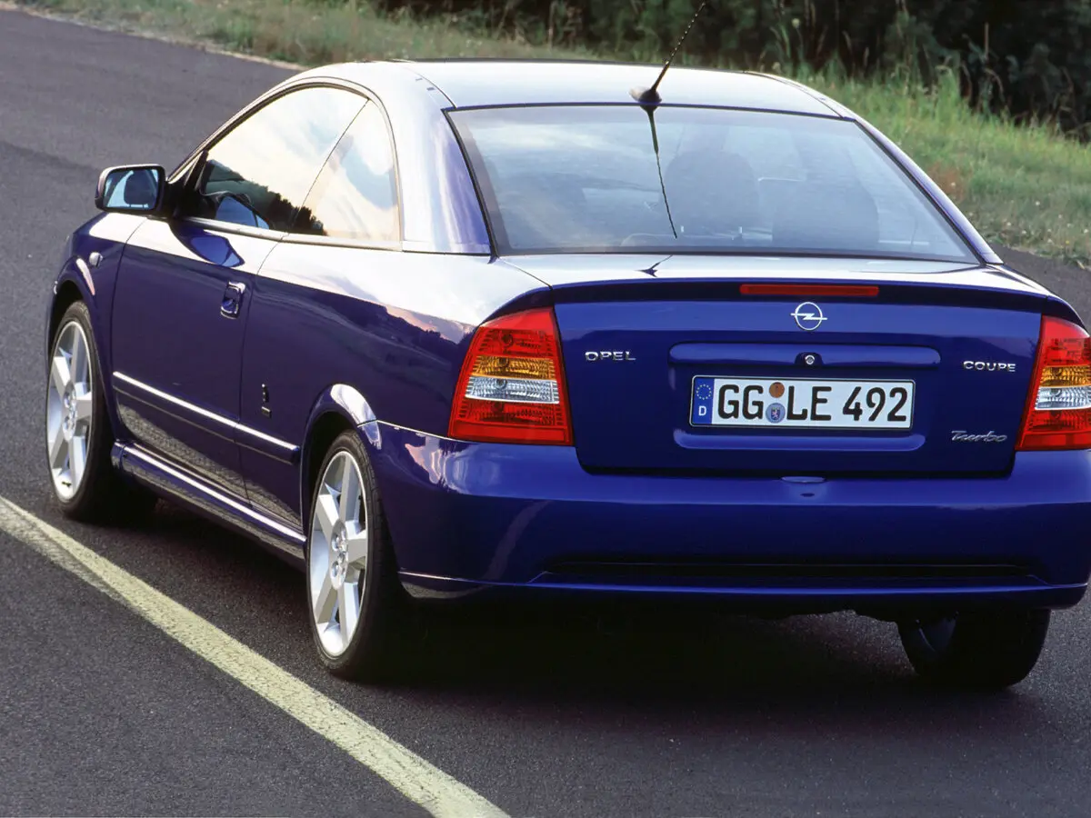 Opel Astra G Купе — фото 4