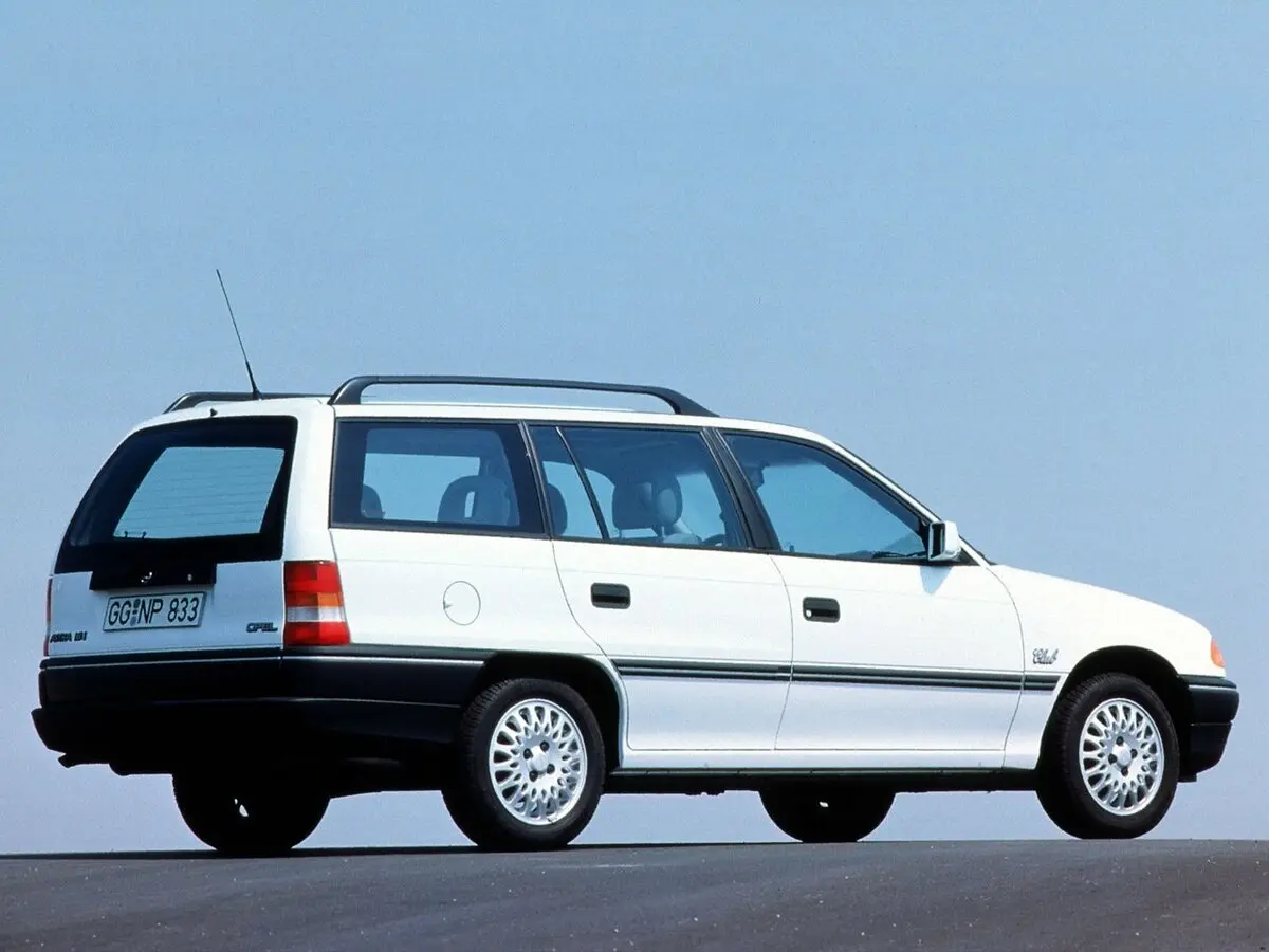 Opel Astra F Универсал 5 дв. — фото 4