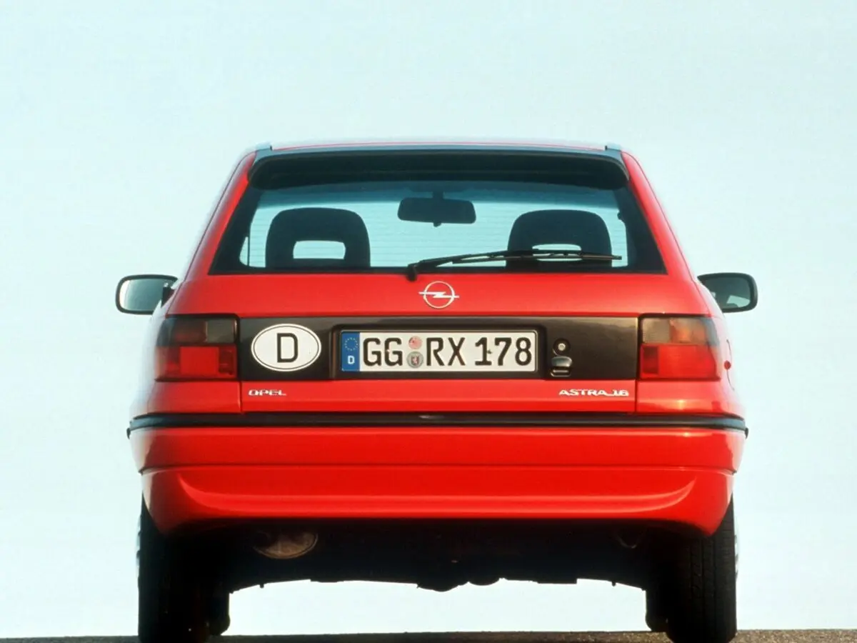 Opel Astra F Хэтчбек 5 дв. — фото 4