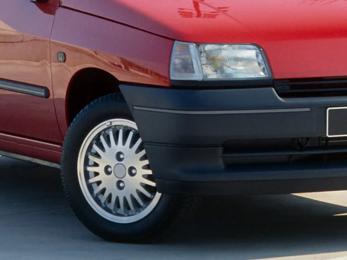Renault Clio I Хэтчбек 3 дв. — сүрөт 9