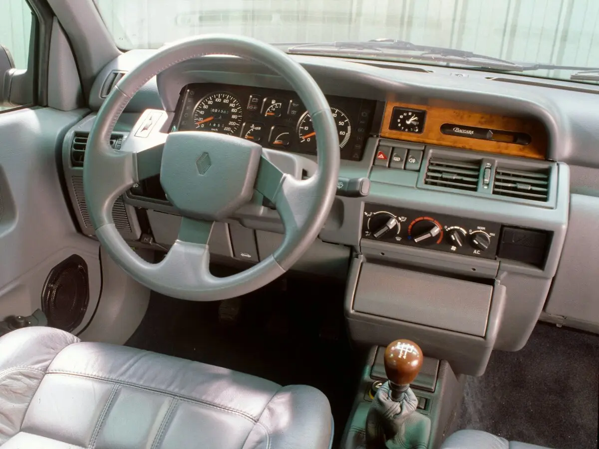 Renault Clio I Хэтчбек 5 дв. — сүрөт 4