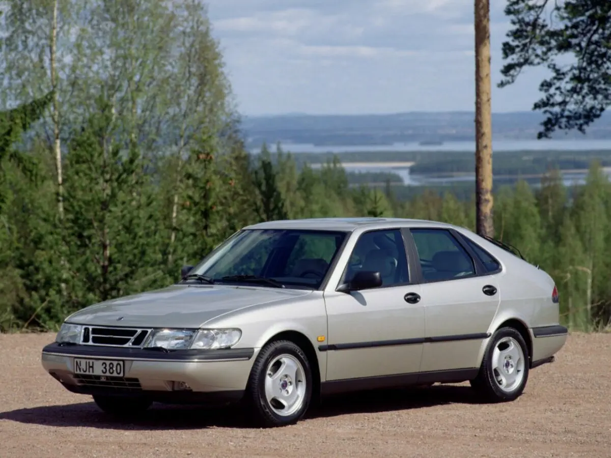 Saab 900 II Лифтбек