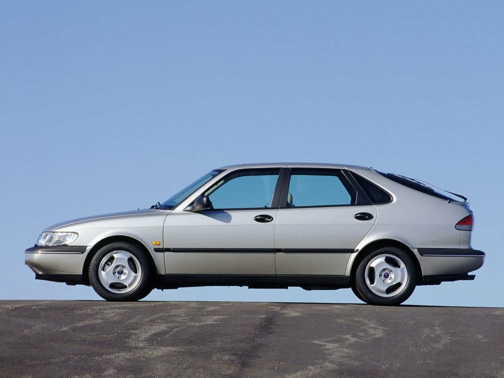 Saab 900 II Лифтбек — фото 3